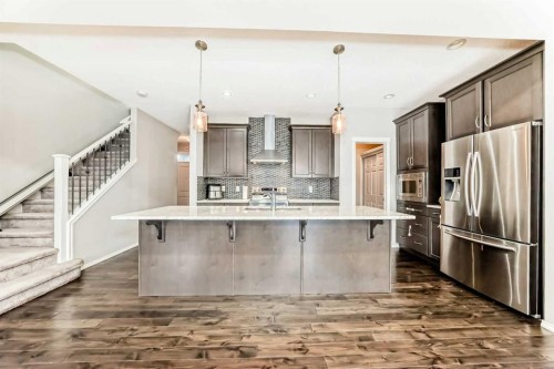 60 Evansborough Road Nw, Calgary, AB - Indoor Photo Showing Kitchen With Stainless Steel Kitchen With Upgraded Kitchen