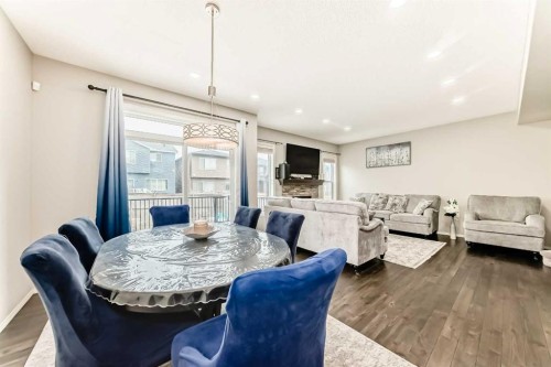 60 Evansborough Road Nw, Calgary, AB - Indoor Photo Showing Dining Room