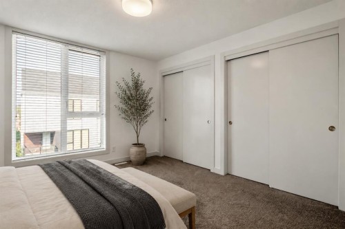 3529 69 Street Nw, Calgary, AB - Indoor Photo Showing Bedroom