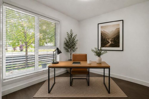 3529 69 Street Nw, Calgary, AB - Indoor Photo Showing Office