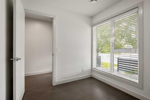 3529 69 Street Nw, Calgary, AB - Indoor Photo Showing Other Room