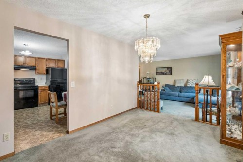44 Mckinley Rise Se, Calgary, AB 