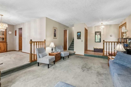 44 Mckinley Rise Se, Calgary, AB 