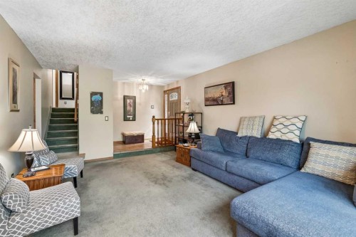 44 Mckinley Rise Se, Calgary, AB 