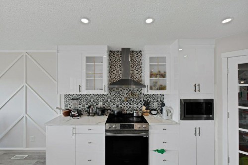 33 Skyview Springs Road Ne, Calgary, AB - Indoor Photo Showing Kitchen