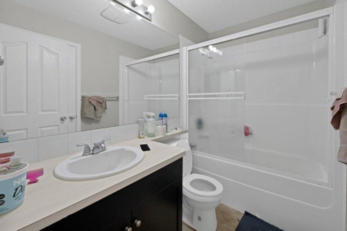 33 Skyview Springs Road Ne, Calgary, AB - Indoor Photo Showing Bathroom