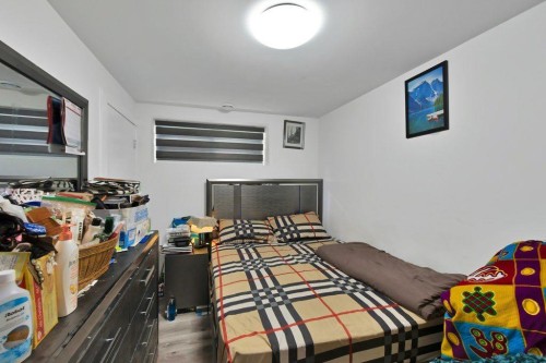 33 Skyview Springs Road Ne, Calgary, AB - Indoor Photo Showing Bedroom