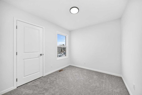 344 Herron Landing Ne, Calgary, AB - Indoor Photo Showing Other Room