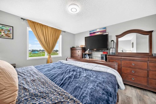 92 San Diego Green Ne, Calgary, AB - Indoor Photo Showing Bedroom