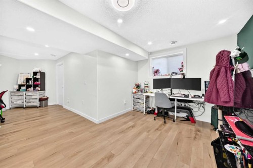 92 San Diego Green Ne, Calgary, AB - Indoor Photo Showing Office