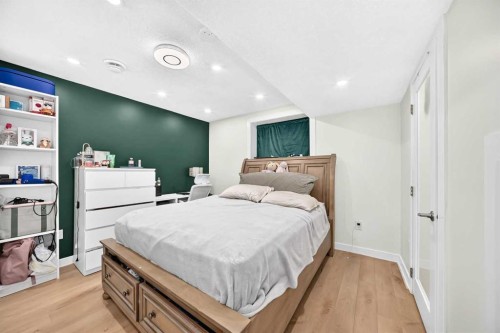 92 San Diego Green Ne, Calgary, AB - Indoor Photo Showing Bedroom