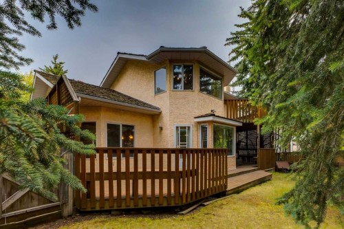 660 Coach Grove Road Sw, Calgary, AB - Outdoor