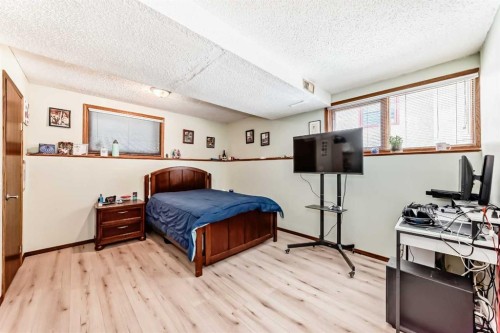 68 Harvest Oak Way Ne, Calgary, AB - Indoor Photo Showing Bedroom