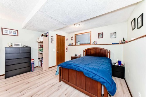 68 Harvest Oak Way Ne, Calgary, AB - Indoor Photo Showing Bedroom
