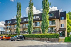 70-3519 49 Street NW Calgary, AB T3A 2C7