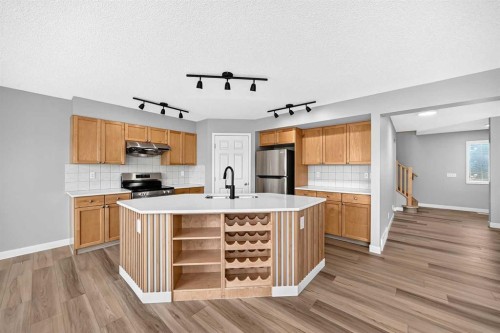 94 Panamount Rise Nw, Calgary, AB - Indoor Photo Showing Kitchen