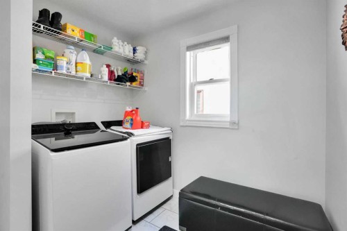 7276 California Boulevard Ne, Calgary, AB - Indoor Photo Showing Laundry Room