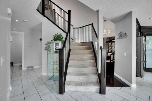 7276 California Boulevard Ne, Calgary, AB - Indoor Photo Showing Other Room