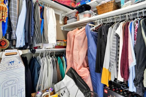 7276 California Boulevard Ne, Calgary, AB - Indoor With Storage