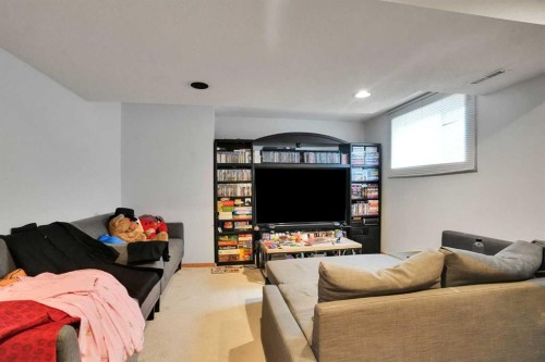 7276 California Boulevard Ne, Calgary, AB - Indoor