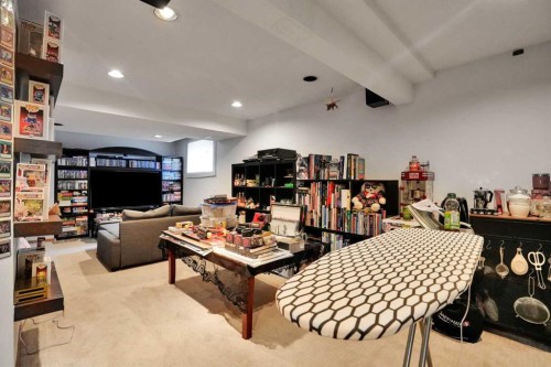 7276 California Boulevard Ne, Calgary, AB - Indoor