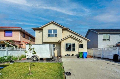 7276 California Boulevard Ne, Calgary, AB - Outdoor
