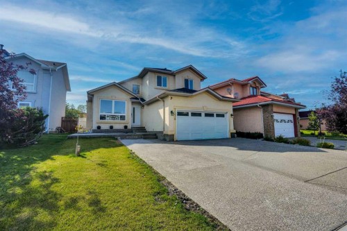 7276 California Boulevard Ne, Calgary, AB - Outdoor With Facade