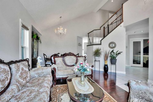 7276 California Boulevard Ne, Calgary, AB - Indoor Photo Showing Other Room