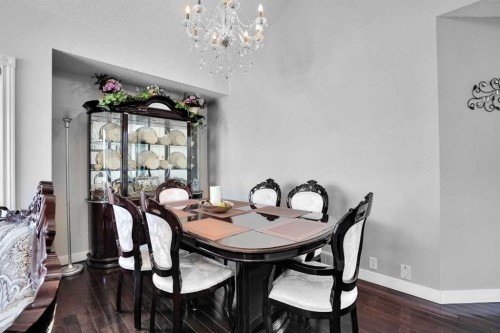7276 California Boulevard Ne, Calgary, AB - Indoor Photo Showing Dining Room