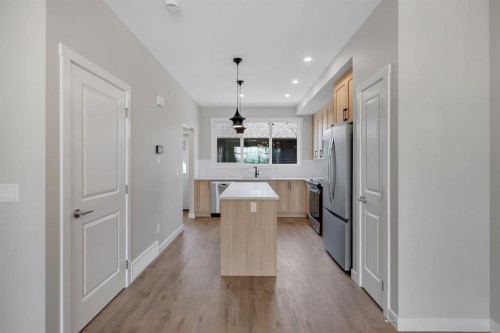 28 Tillotson Loop, Okotoks, AB 