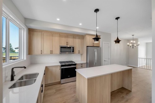 28 Tillotson Loop, Okotoks, AB 
