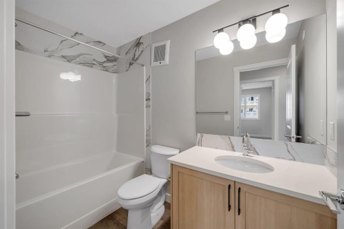 28 Tillotson Loop, Okotoks, AB 