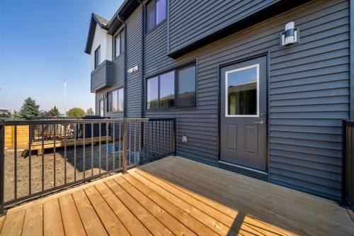 28 Tillotson Loop, Okotoks, AB 