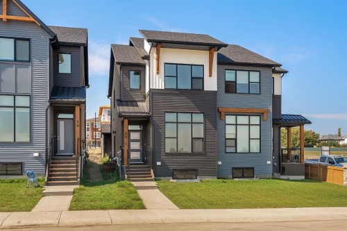 28 Tillotson Loop, Okotoks, AB 