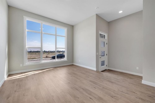 28 Tillotson Loop, Okotoks, AB 