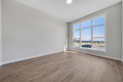 28 Tillotson Loop, Okotoks, AB 