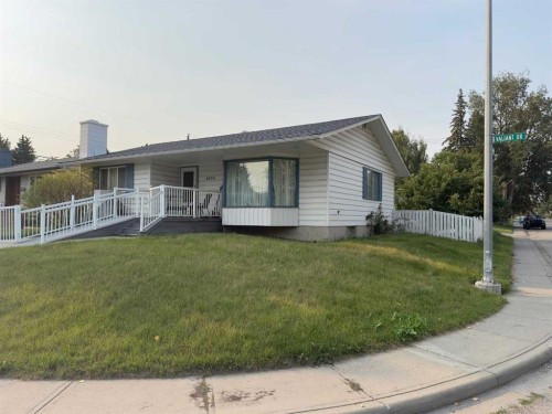 5004 Valiant Drive Nw, Calgary, AB - Outdoor With Deck Patio Veranda