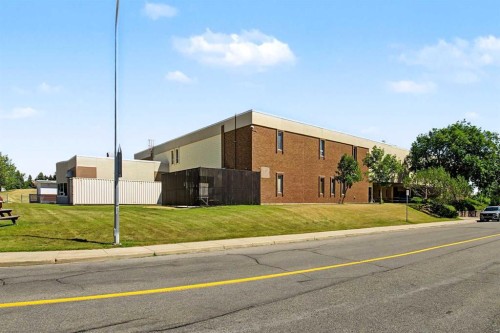 5523 Dalhart Road Nw, Calgary, AB 