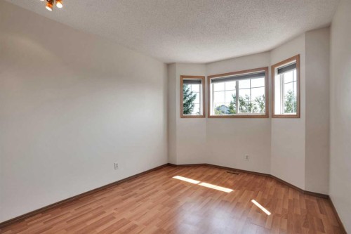 158 Saratoga Close Ne, Calgary, AB - Indoor Photo Showing Other Room