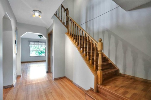 158 Saratoga Close Ne, Calgary, AB - Indoor Photo Showing Other Room