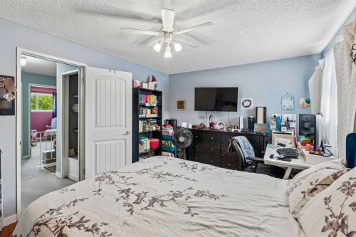 5603 1 Avenue Se, Calgary, AB - Indoor Photo Showing Bedroom