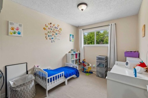 5603 1 Avenue Se, Calgary, AB - Indoor Photo Showing Bedroom