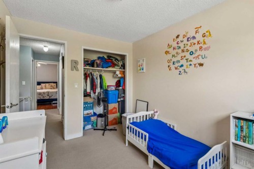 5603 1 Avenue Se, Calgary, AB - Indoor Photo Showing Bedroom