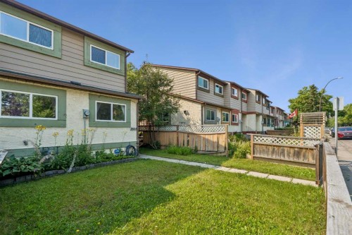 5603 1 Avenue Se, Calgary, AB - Outdoor