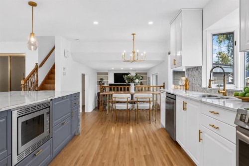 10719 Mapleglen Crescent Se, Calgary, AB - Indoor Photo Showing Kitchen With Upgraded Kitchen