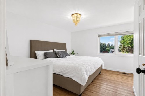 10719 Mapleglen Crescent Se, Calgary, AB - Indoor Photo Showing Bedroom