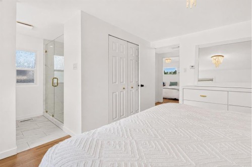 10719 Mapleglen Crescent Se, Calgary, AB - Indoor Photo Showing Bedroom