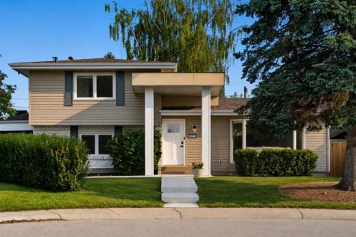 10719 Mapleglen Crescent Se, Calgary, AB - Outdoor With Facade