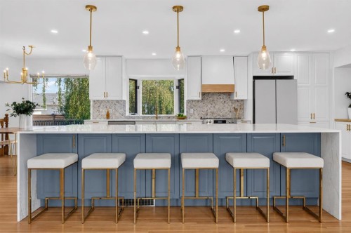10719 Mapleglen Crescent Se, Calgary, AB - Indoor Photo Showing Kitchen With Upgraded Kitchen