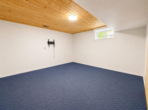 2-717 Centre Street, Vulcan, AB - Indoor Photo Showing Other Room